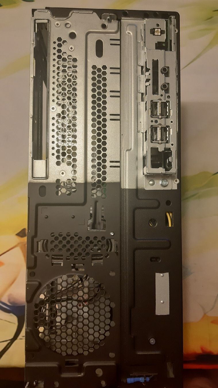 Lenovo PCs: PC - LENOVO  TinnkCentre – Défectueux à Wila par myquaso 4