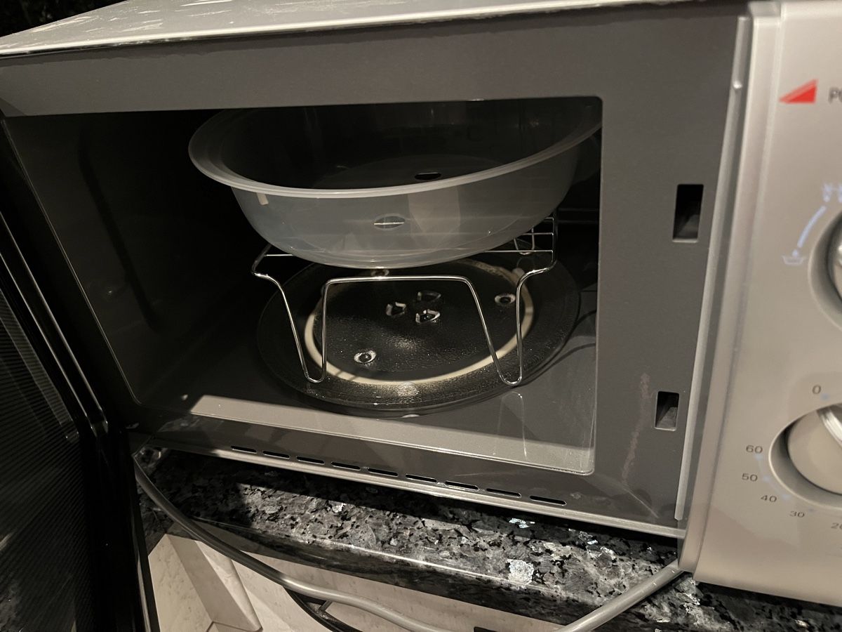 Elettrodomestici da cucina: Mikrowelle – Usato da Schlieren venduto da Vschul 2