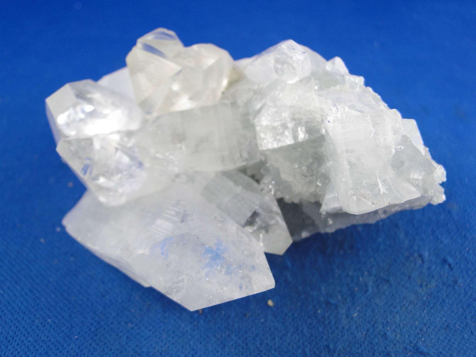 Minerali & Pietre curative: Gelber Calcit mit Apophylit – Usato da Schinznach Bad venduto da Demerald 1