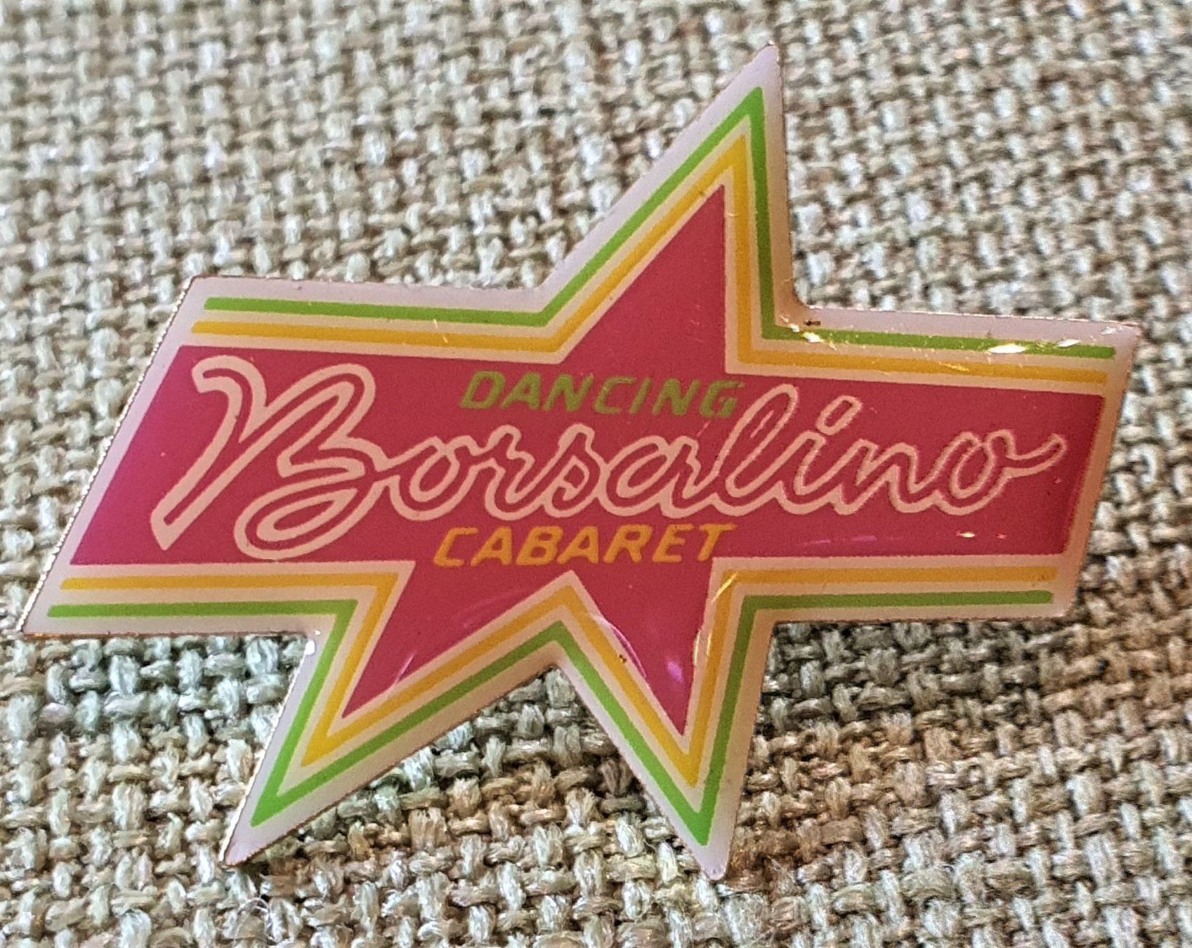 PC: E040 - Pin Dancing Cabaret Borsalino – Usato da Reinach BL venduto da Boston-Verkauf