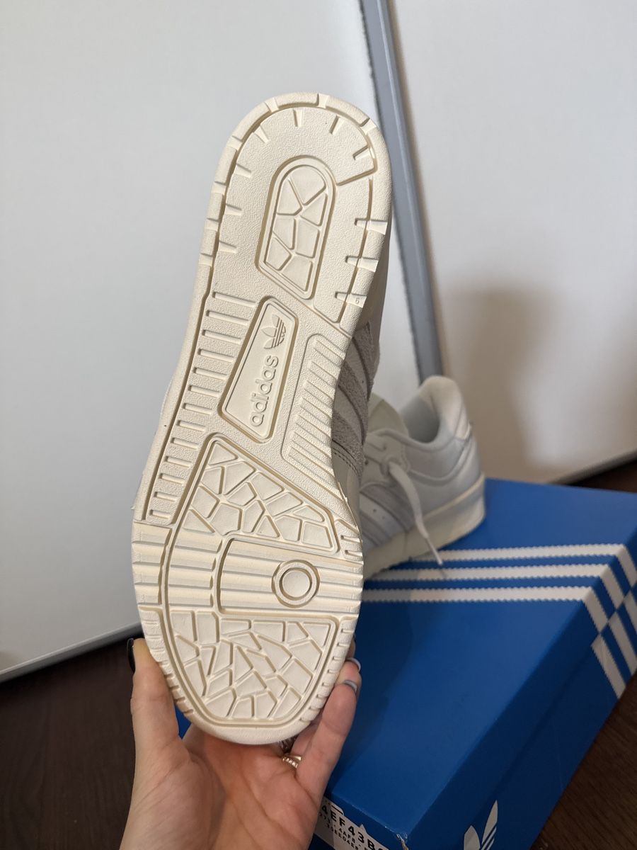 Adidas Herrenschuhe: Adidas Rivalry Sneaker – Neu und originalverpackt aus Meggen von vio_2wm9 1
