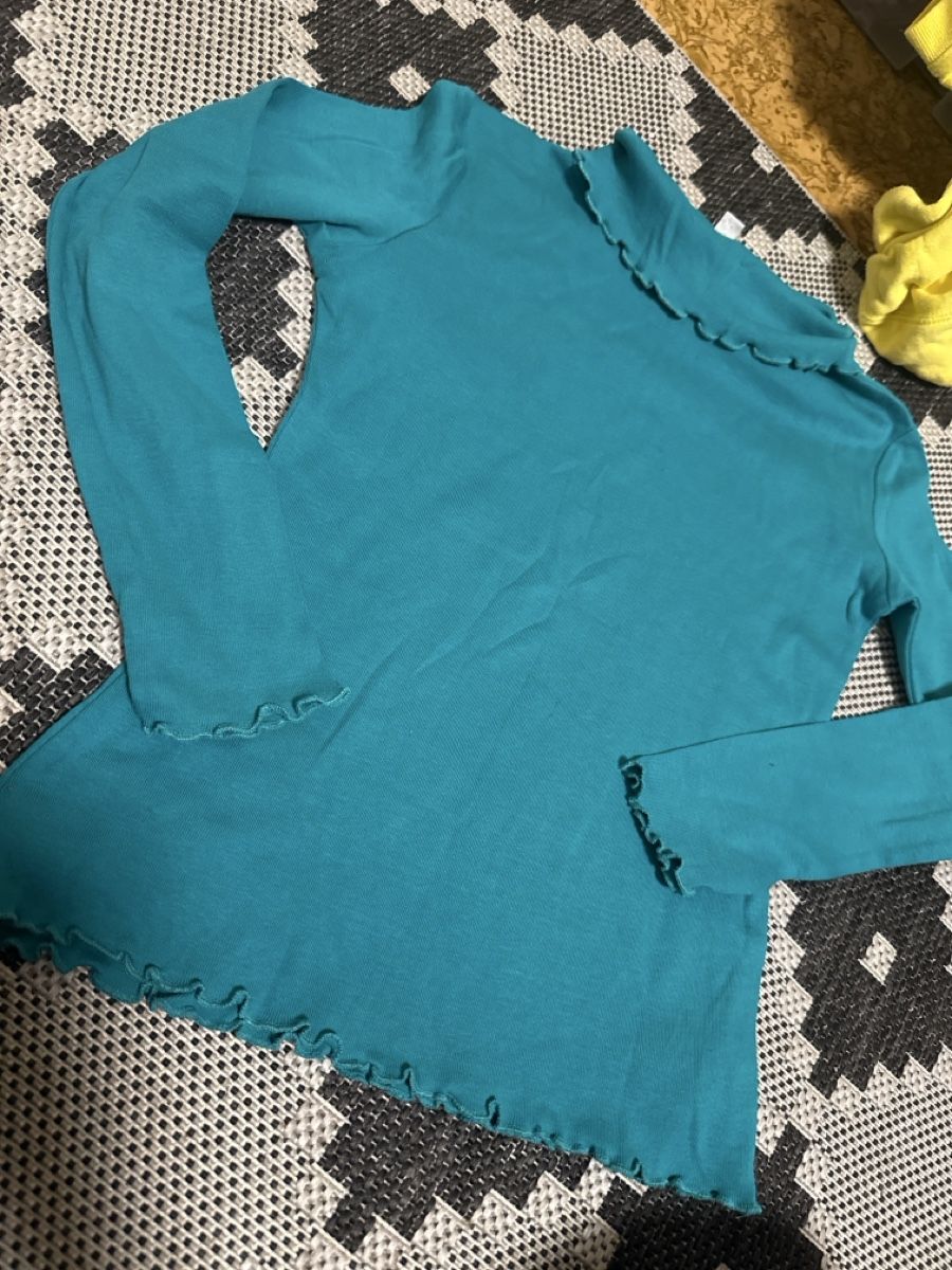 Pullover & Sweatshirts: Mädchen Langarmshirt Türkis, Gr. 128 – Gebraucht aus Zürich von Krikri21