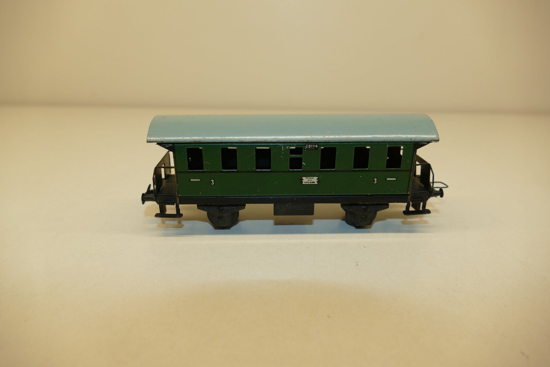 Trix Modellini di ferrovie: Trix Express H0: DB 3.Kl. Personenwagen – Usato da Niederhasli venduto da rail-duerst