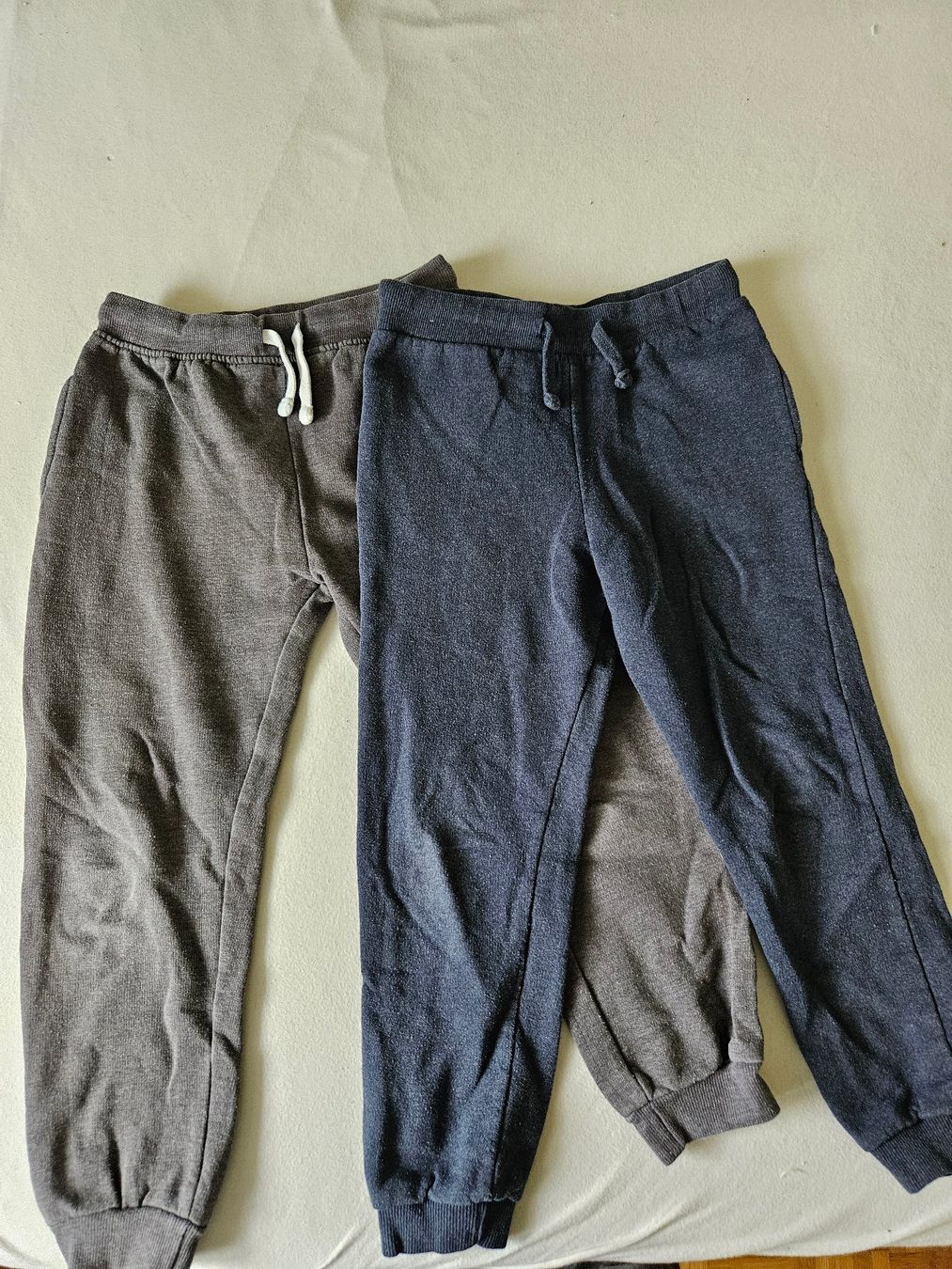 Pantaloni: Set 2 Trainerhose Gr. 128 Y.F.K. – Usato da Unterengstringen venduto da saraman
