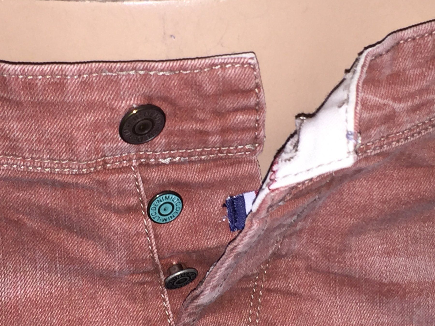 Le Temps Des Cerises Jeans: LTC LE TEMPS DES CERISES Jeans taille 33 – Usato da Cossonay-ville venduto da Super-Price-Quality 2