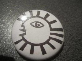 Button Gesicht, weiss