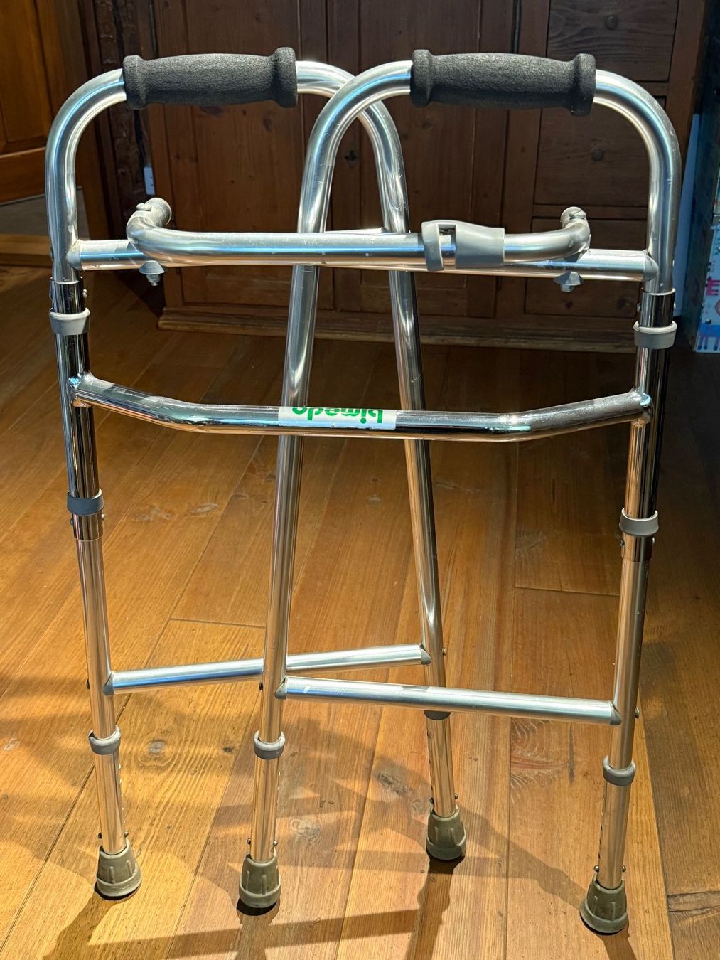 Medizinische Geräte: Gehhilfe Aluminium – Gebraucht aus Oberbussnang von Mpm1 1