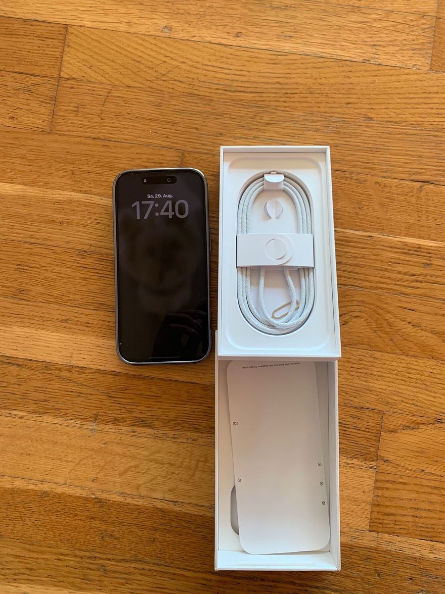 Apple Handys / Smartphones: iPhone 16pro 256gb – Gebraucht aus Rüfenacht BE von Goldenstore