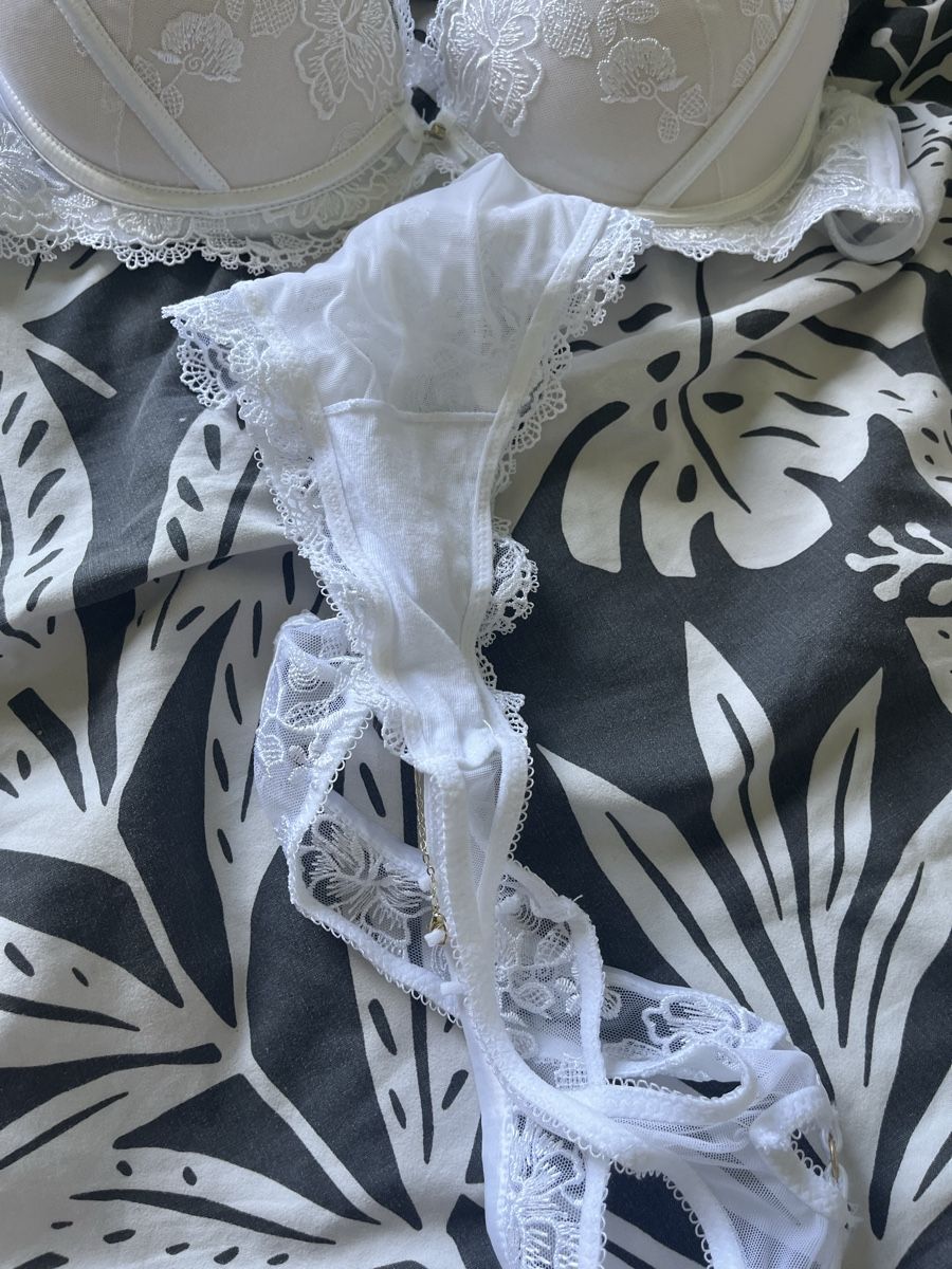 Sonstige Unterwäsche: Ensemble de lingerie 80B / L 🐼 – Neu (gemäss Beschreibung) aus Bramois von cyr_sb8d 1