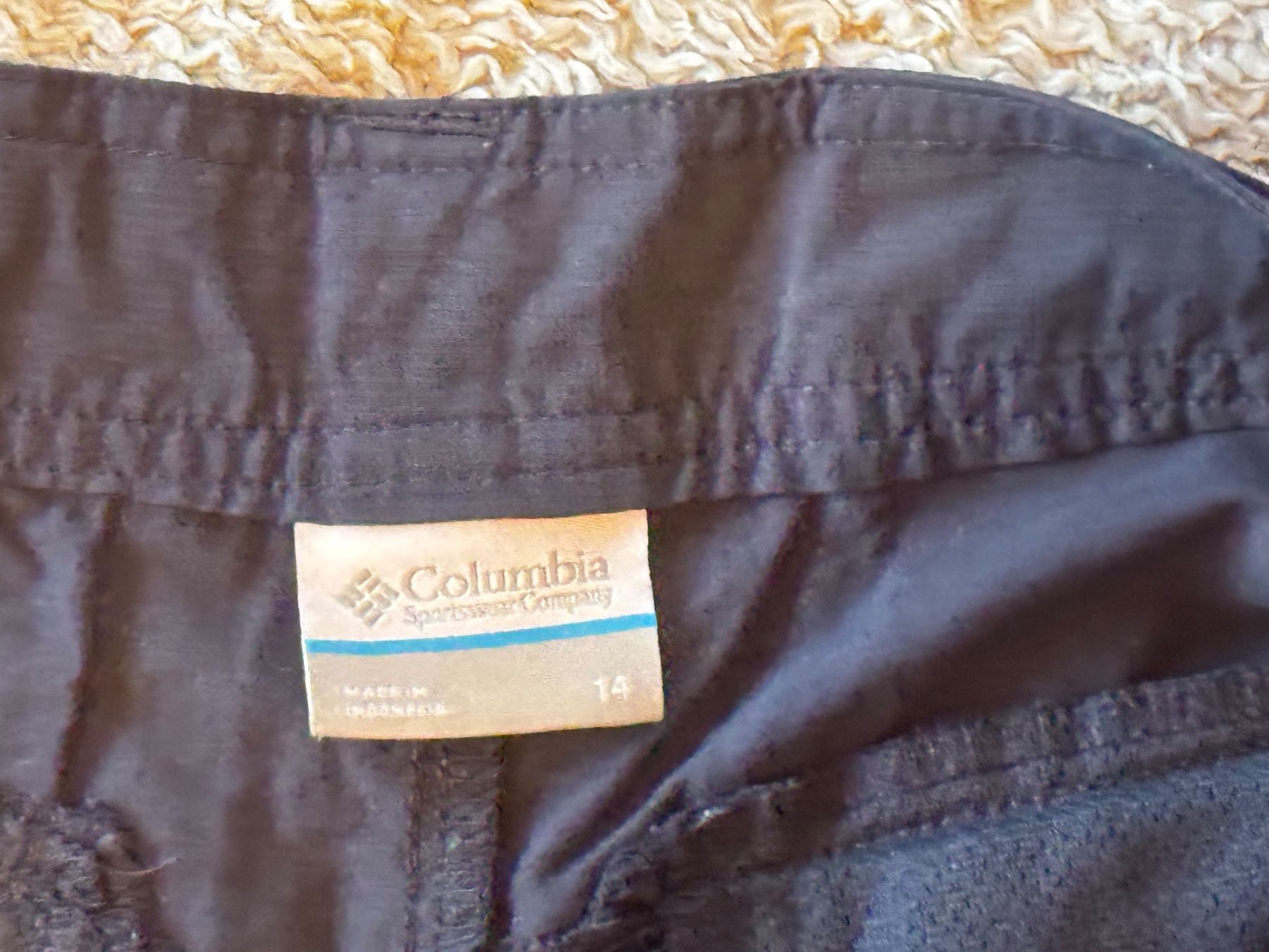 Columbia Pantalons: Columbia short gr. 14 – D'occasion à Ovronnaz par Etagne68 5