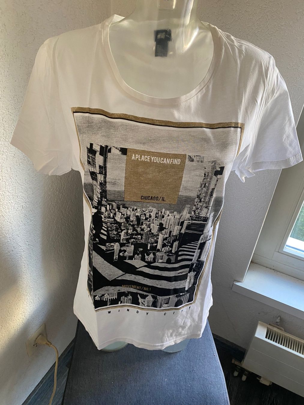 H&M T-shirt: H&M  T-Shirt  Grösse M – Usato da Allenwinden venduto da Obalu 1