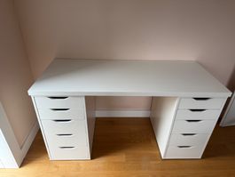 IKEA-Schreibtisch / LAGKAPTEN ALEX