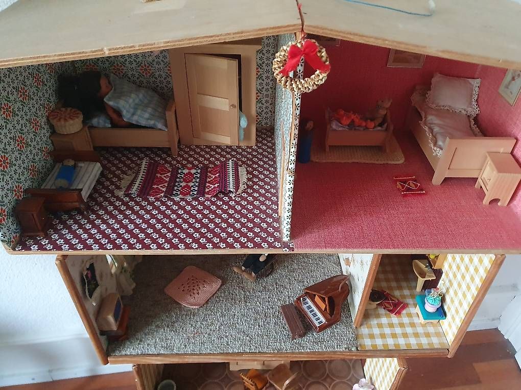 Case e mobili per bambole: Puppenhaus – Usato da Olten venduto da stritten 3