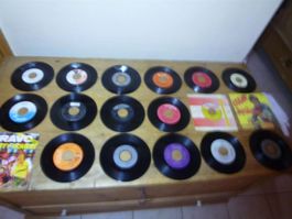 18 Single Blondie Bay City Rollers Aswad Erupton Bibi Johnes