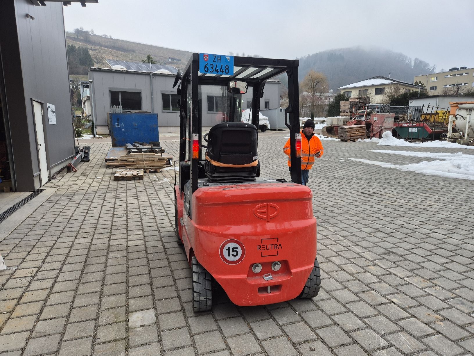 Carrelli elevatori e a forche: Gabelstapler EP EFL 252 LI-ION - Demo 300h, ab MFK – Nuovo (secondo la descrizione) da Buchs ZH venduto da lukas_6708 1