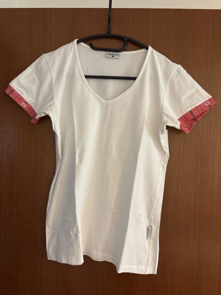Edelvetica T-shirts: Edelvetica Tshirt rot L – D'occasion à Rünenberg par ZwergLi100
