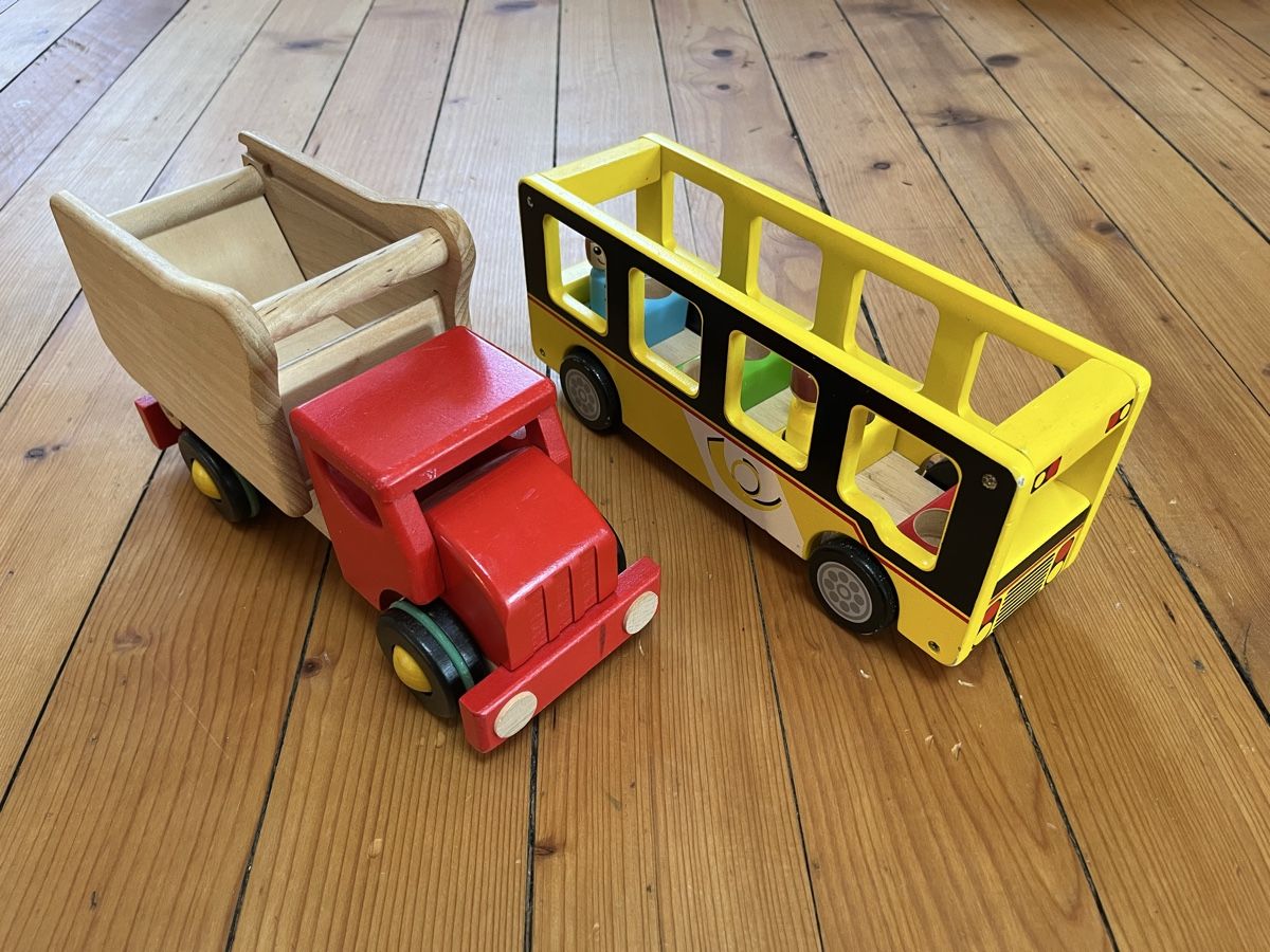 Giocattoli: BAJO Lastwagen und Spielba Postauto – Usato da Schönenwerd venduto da Phipsz