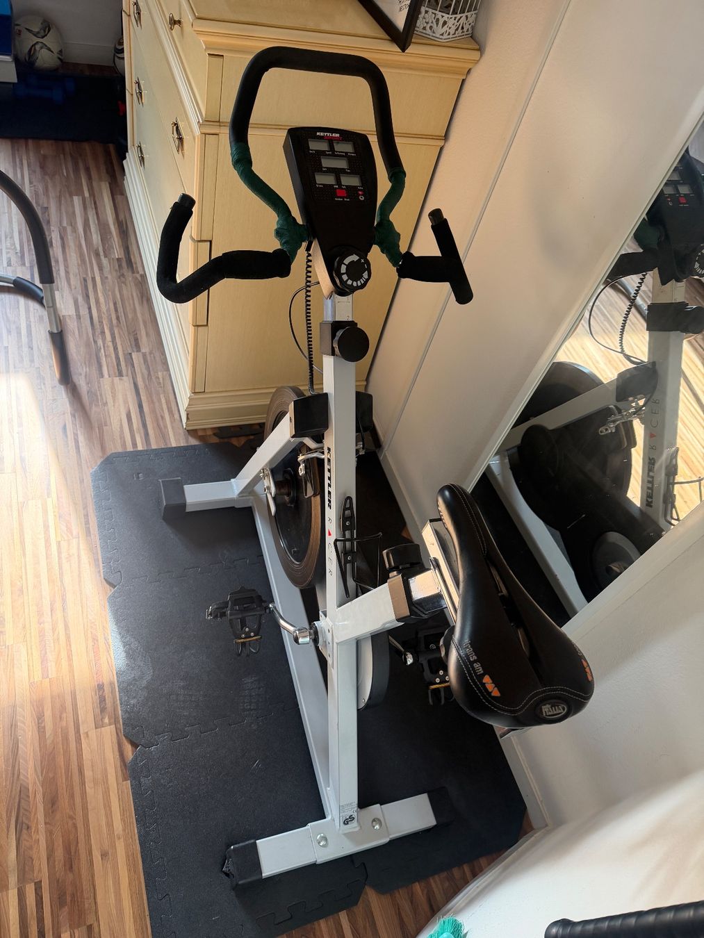 Hometrainer: Vibrationsplattform/velo/etc... – Usato da Fehraltorf venduto da Machado.01 5
