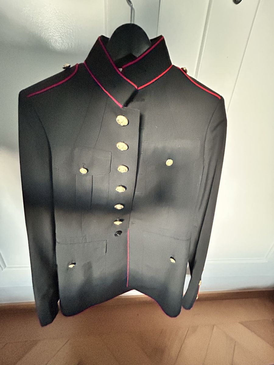 Uniformi: Authentic U.S Marine Corps USMC Parade Uniform – Nuovo (secondo la descrizione) da Biel/Bienne venduto da zit_v5yc 1