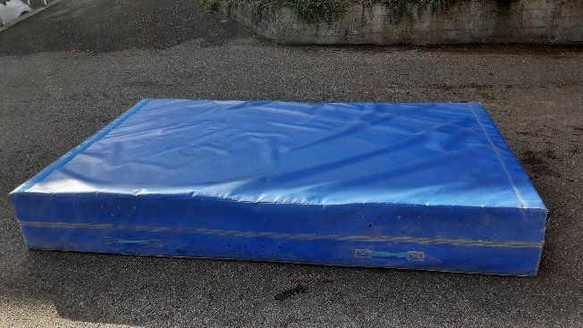 Tapis de sol: Hochsprungmatte – D'occasion à Dielsdorf par farm21