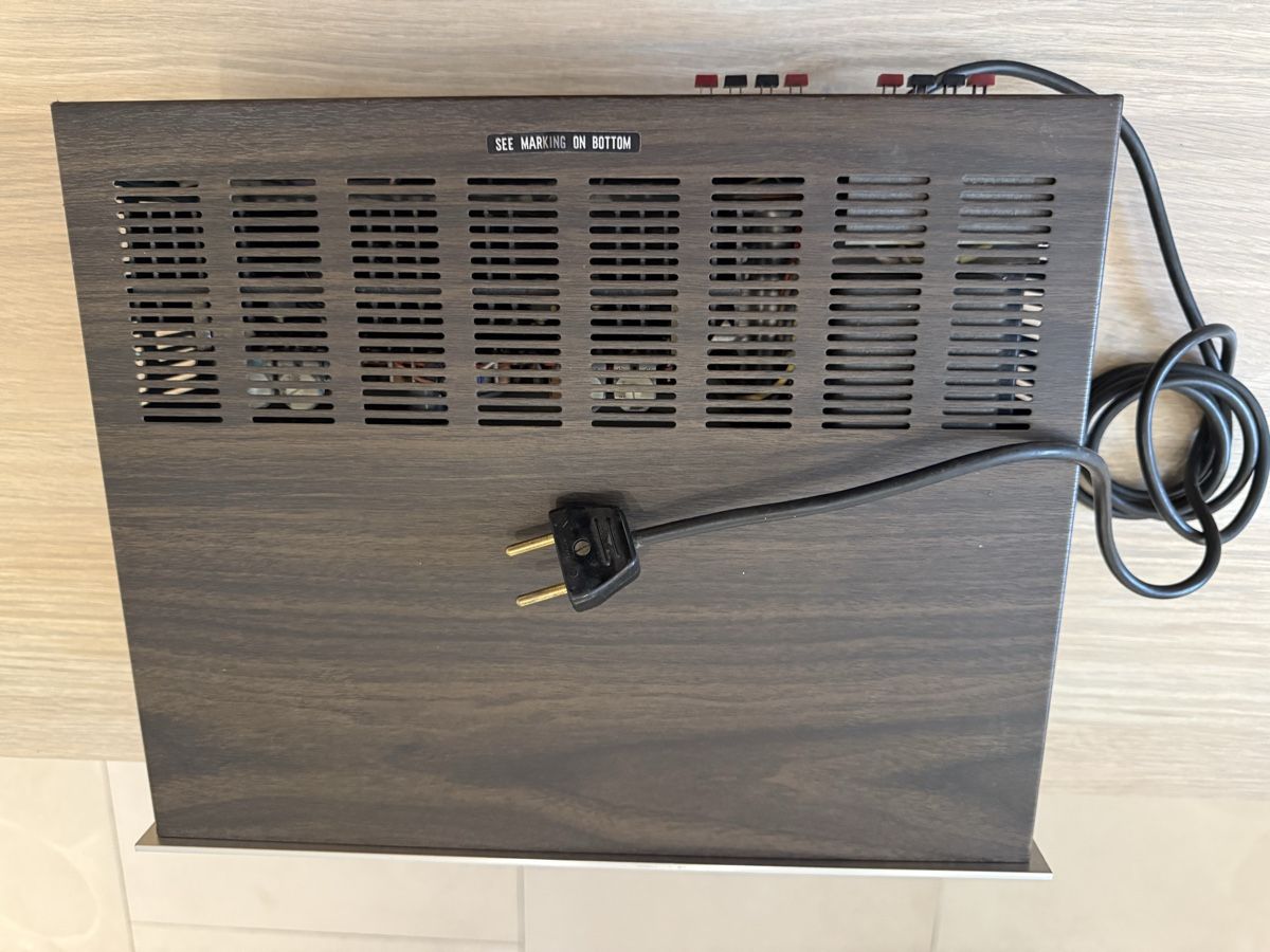 Marantz Amplificateurs: Marantz Model 1070 Stereo Amplifier – D'occasion à Veyrier par mus_d768 1