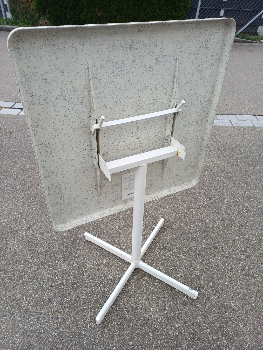 Tavoli: Schaffner Gartentisch, Pixolit 70x70cm – Usato da Niederuzwil venduto da wolkenlos80 1