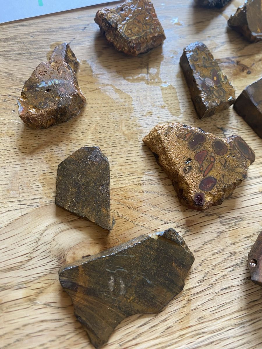 Pietre preziose: 11 Boulder Opale – Usato da Flawil venduto da Naphtali