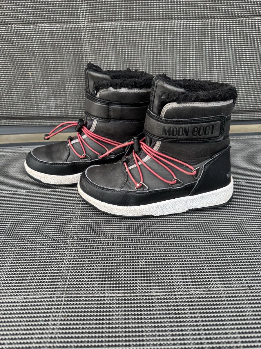 Moon Boot Chaussures garçon: Moon Boot Winterstiefel Kinder Grösse 31 – D'occasion à Oberengstringen par lor_8y27
