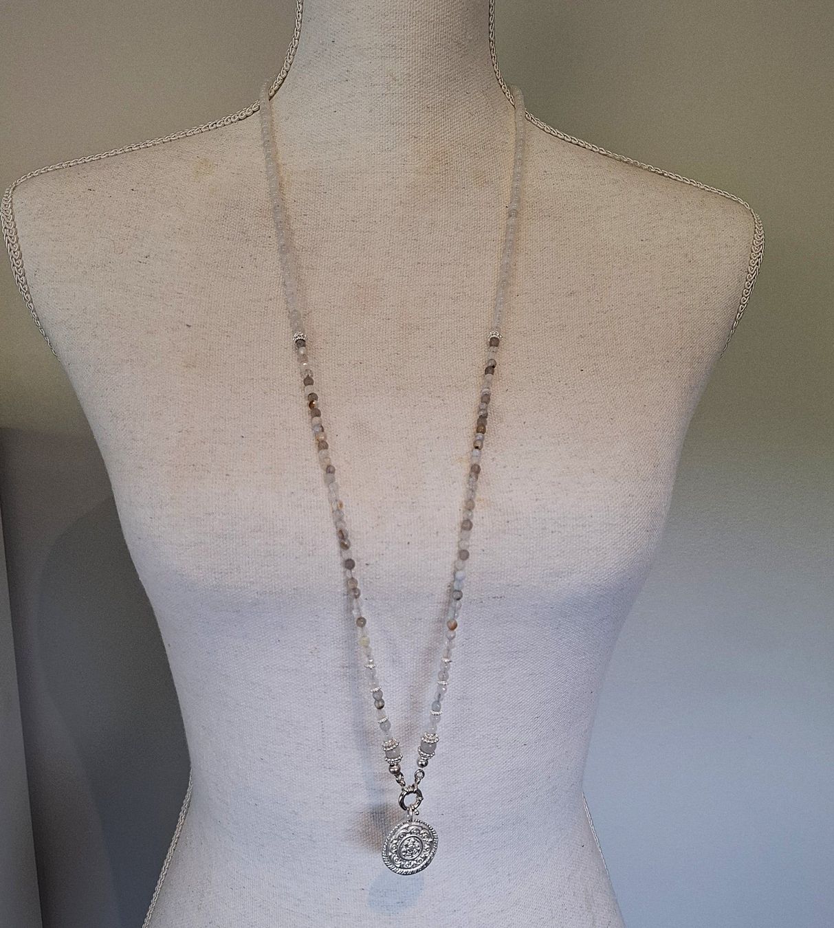Catenine: SARA - Edelsteinkette - Silber - hellgrau/weiss – Nuovo e nell'imballaggio originale da Mühlethal venduto da nicita-modeschmuck 4