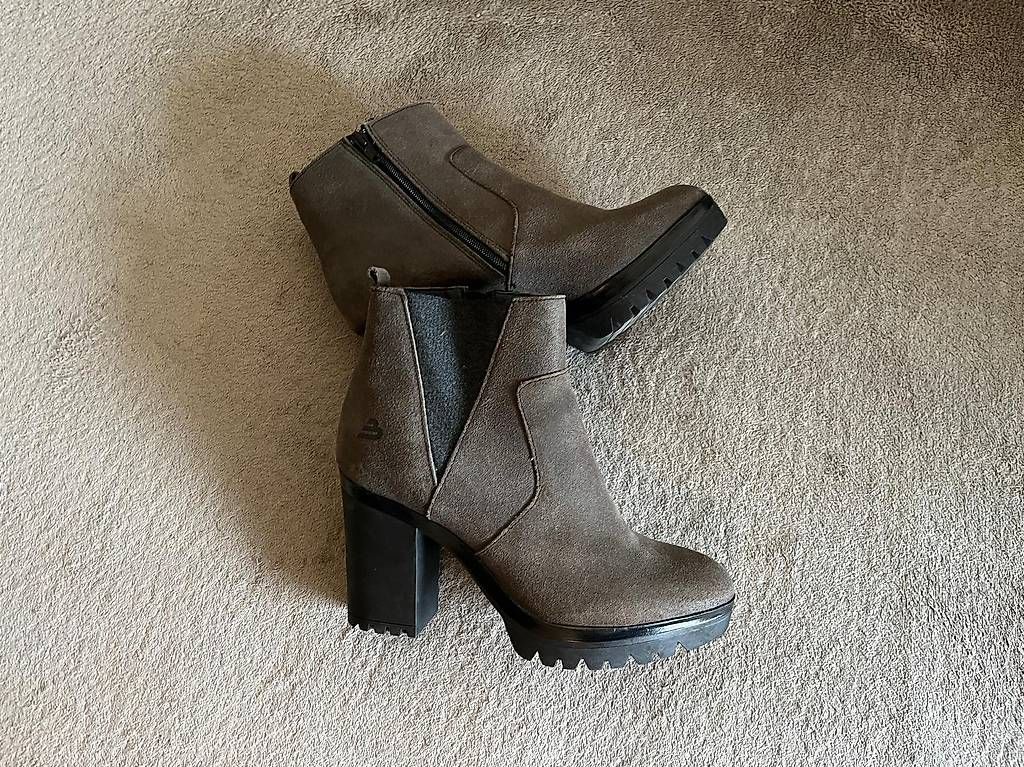 Scarpe da donna: Bullboxer Wildlederstiefelette mit Absatz – Usato da Beinwil am See venduto da jul_7f5c