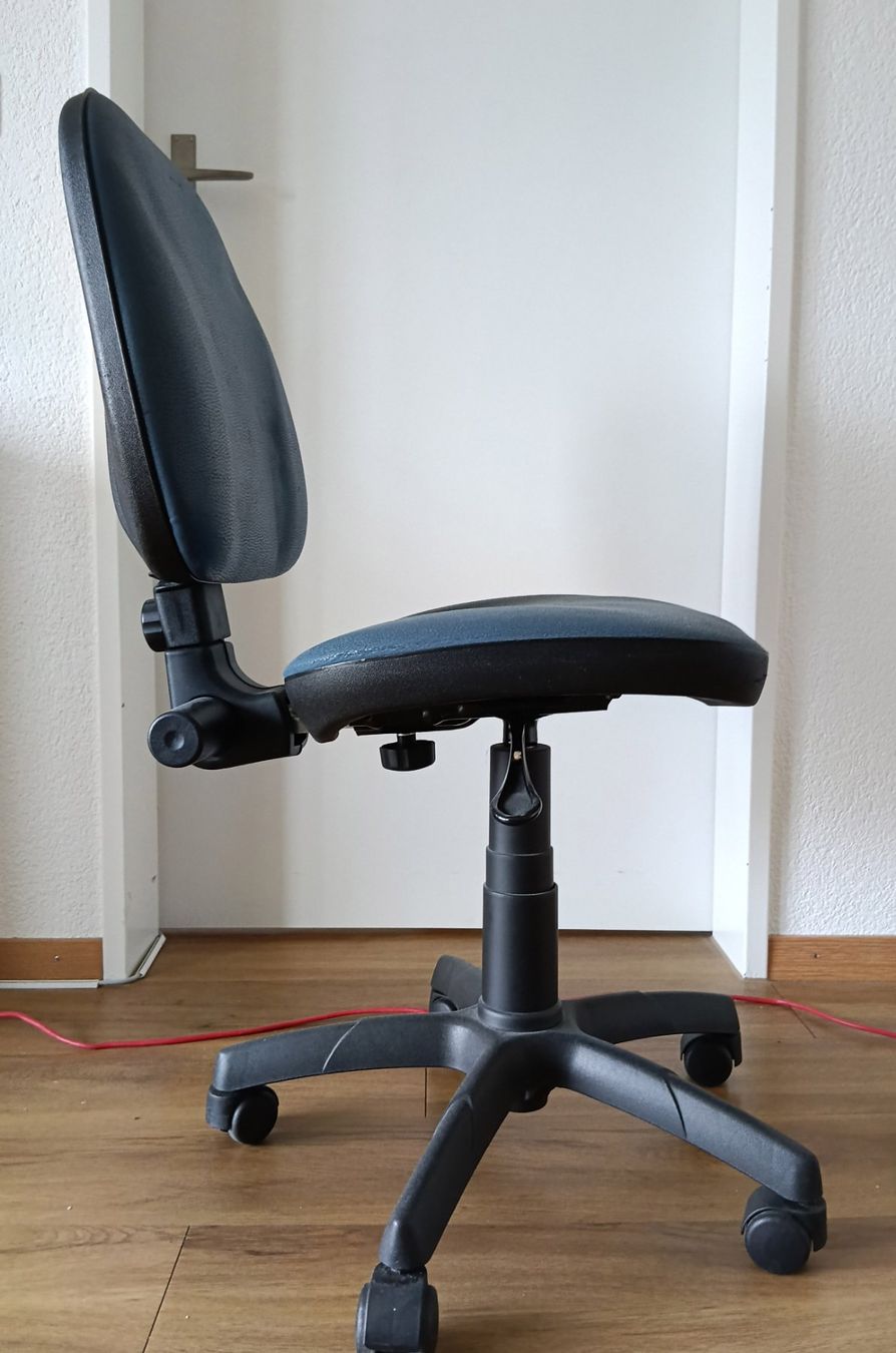 Stühle: Bürostuhl – Gebraucht aus Kleindietwil von kon_9nml 2