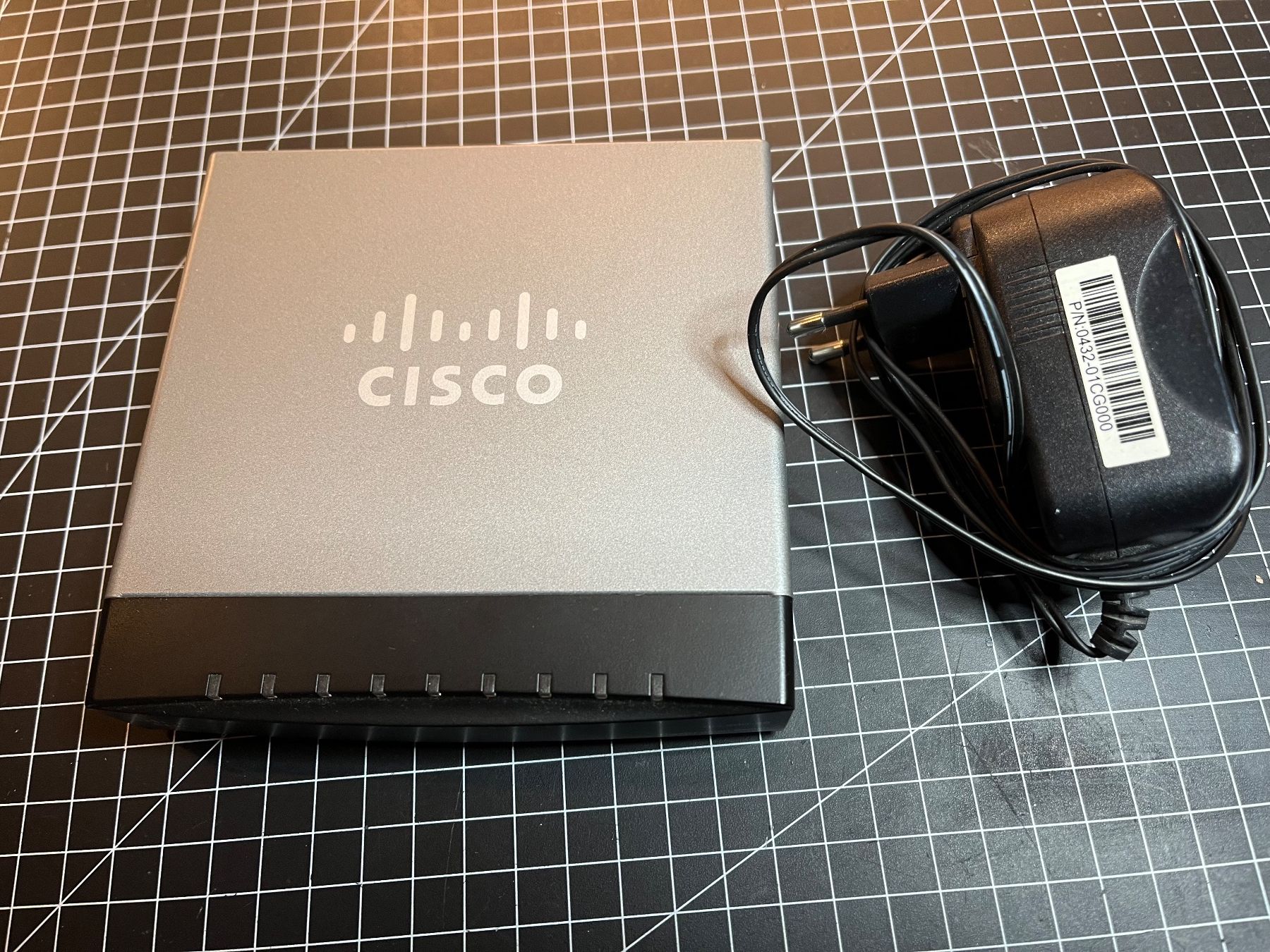 Cisco Hub & Switch: Cisco Switch SG200-8 – Usato da Sursee venduto da swifty65