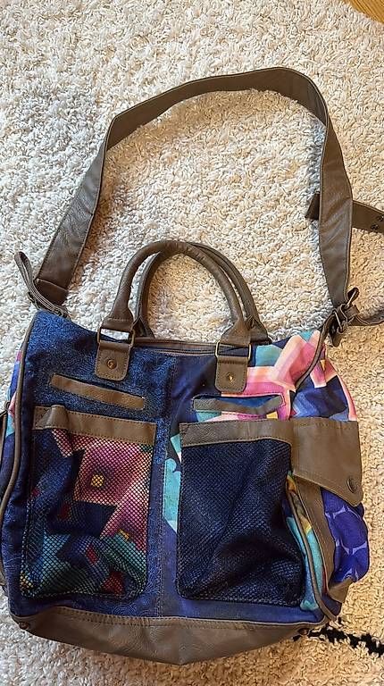 Sacs femmes: Sac Desigual multicolore, bon état – D'occasion à Monthey par Chez-Dani-81 2