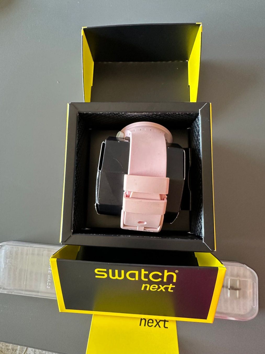 Swatch Montres: Swatch Big Bold C-Pink – D'occasion à Arbon par Regire 1