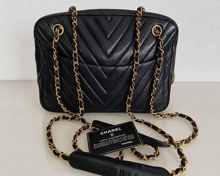 Original Chanel Vintage Chevron Camera Bag (19861988)
