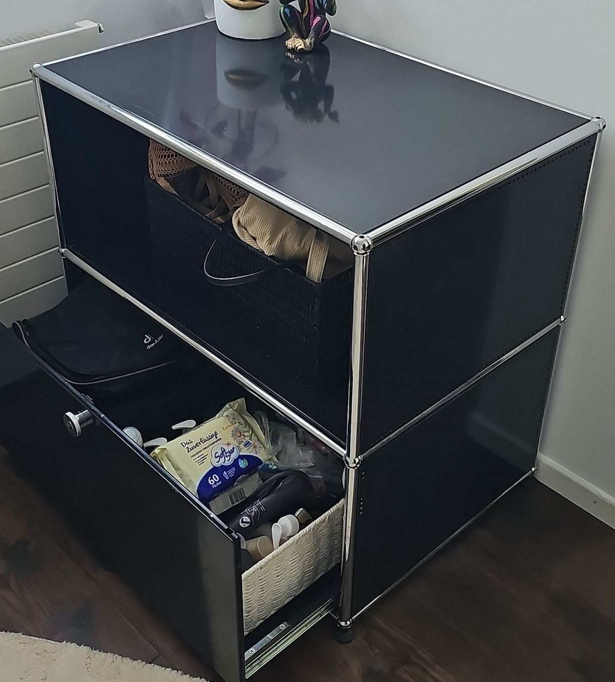 Étagères: USM Haller Sideboard schwarz mit Schublade – D'occasion à Oberengstringen par LammGottes