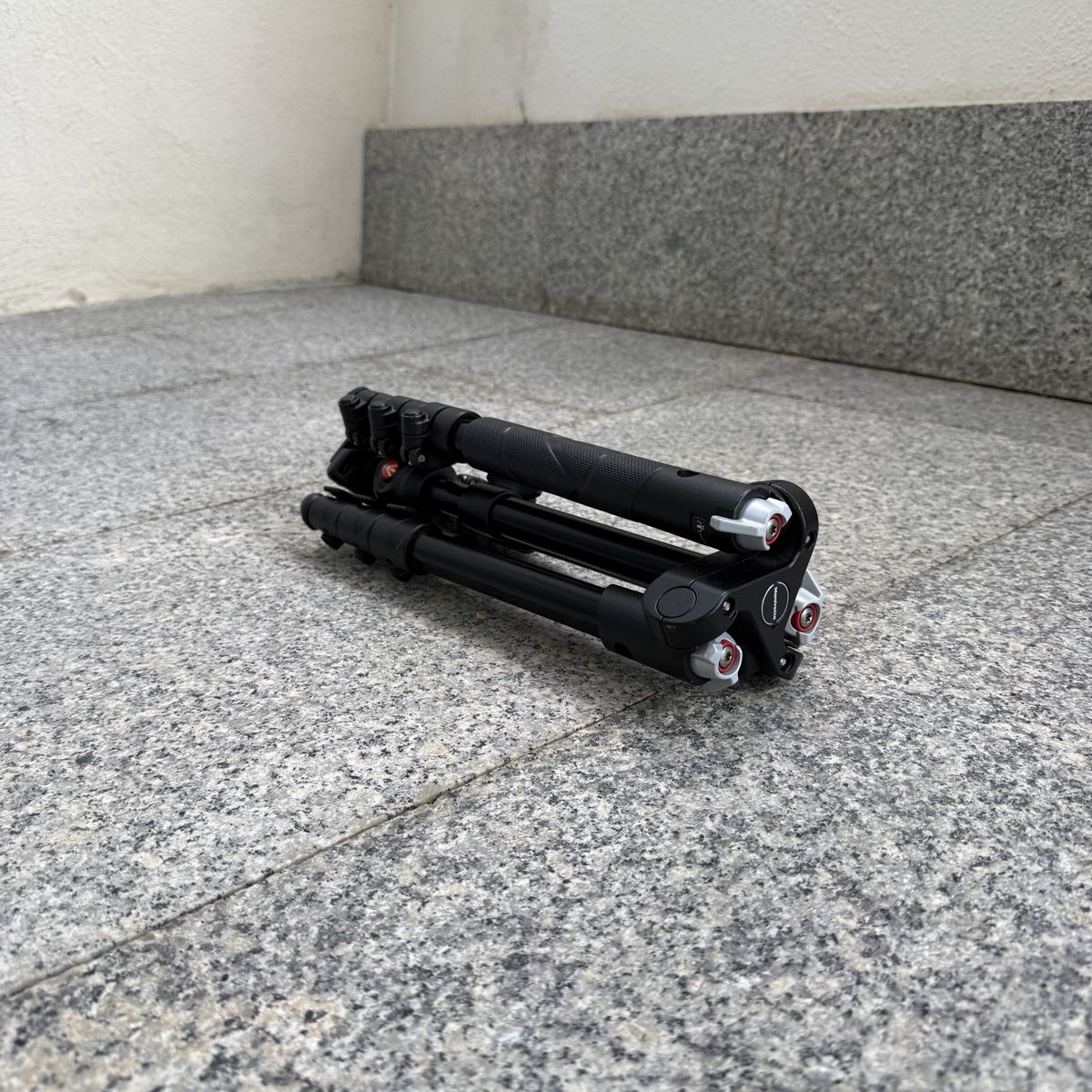 Manfrotto Trépieds & Accessoires: Manfrotto befree one Stativ – D'occasion à Herrenschwanden par herven 5