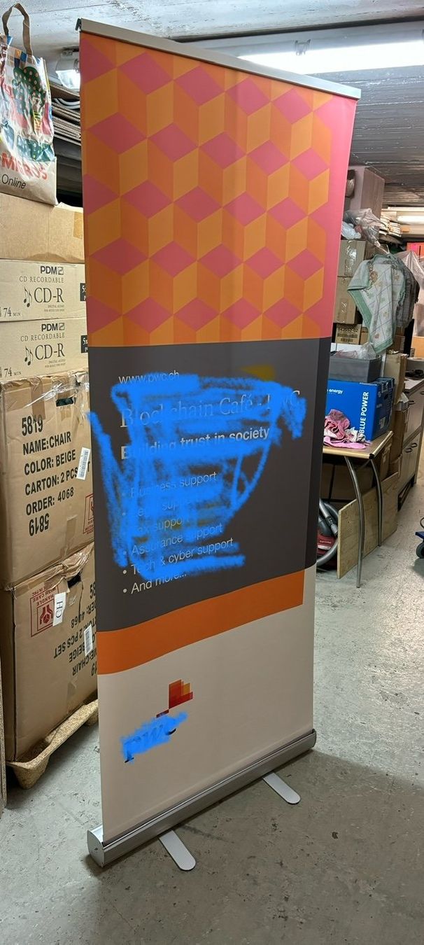 Allestimento di negozi e stand fieristici: Roll-Up Banner – Usato da Zug venduto da Deks