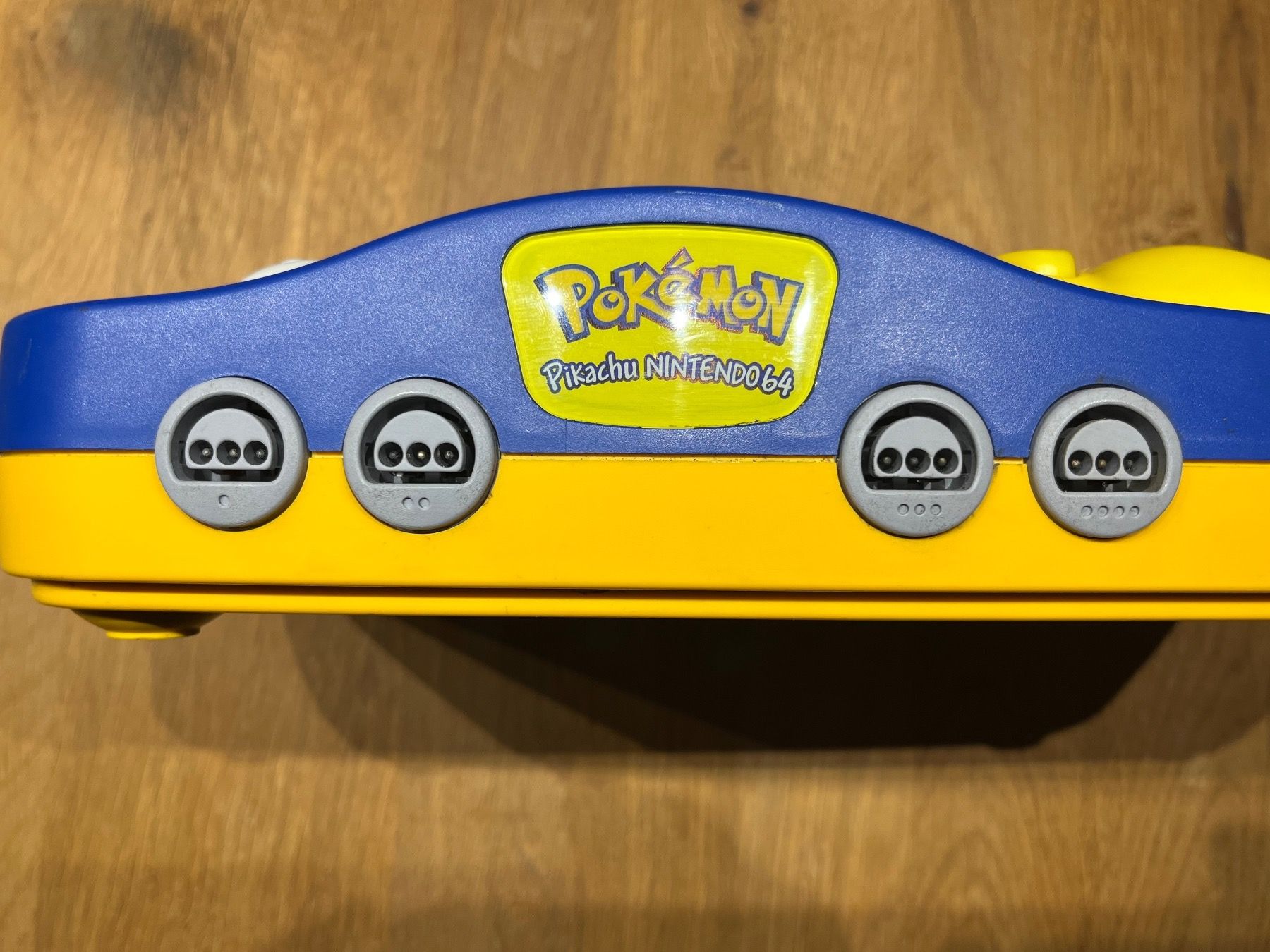Nintendo Konsolen: Nintendo 64 Pikachu Special Edition + Controller N64 Pokemon – Gebraucht aus St. Gallen von  6