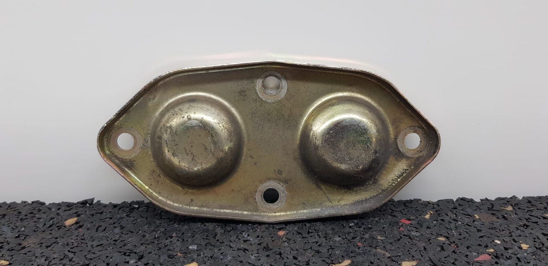Tutti pezzi di ricambio auto: Volumex Kompressor Abdeckung Lager Rotoren front (original) – Usato da Unterägeri venduto da Chartbreaker 6