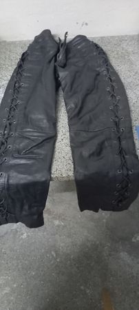 Schwarze Lederhose, Grösse XXS  / 621