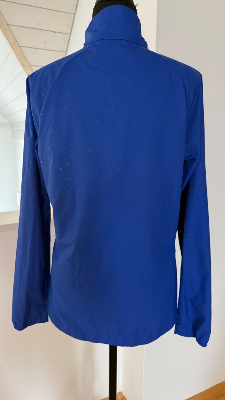 Asics Giacche: Asics leichte Windjacke Running Gr. S blau – Usato da Birsfelden venduto da Nic21 2