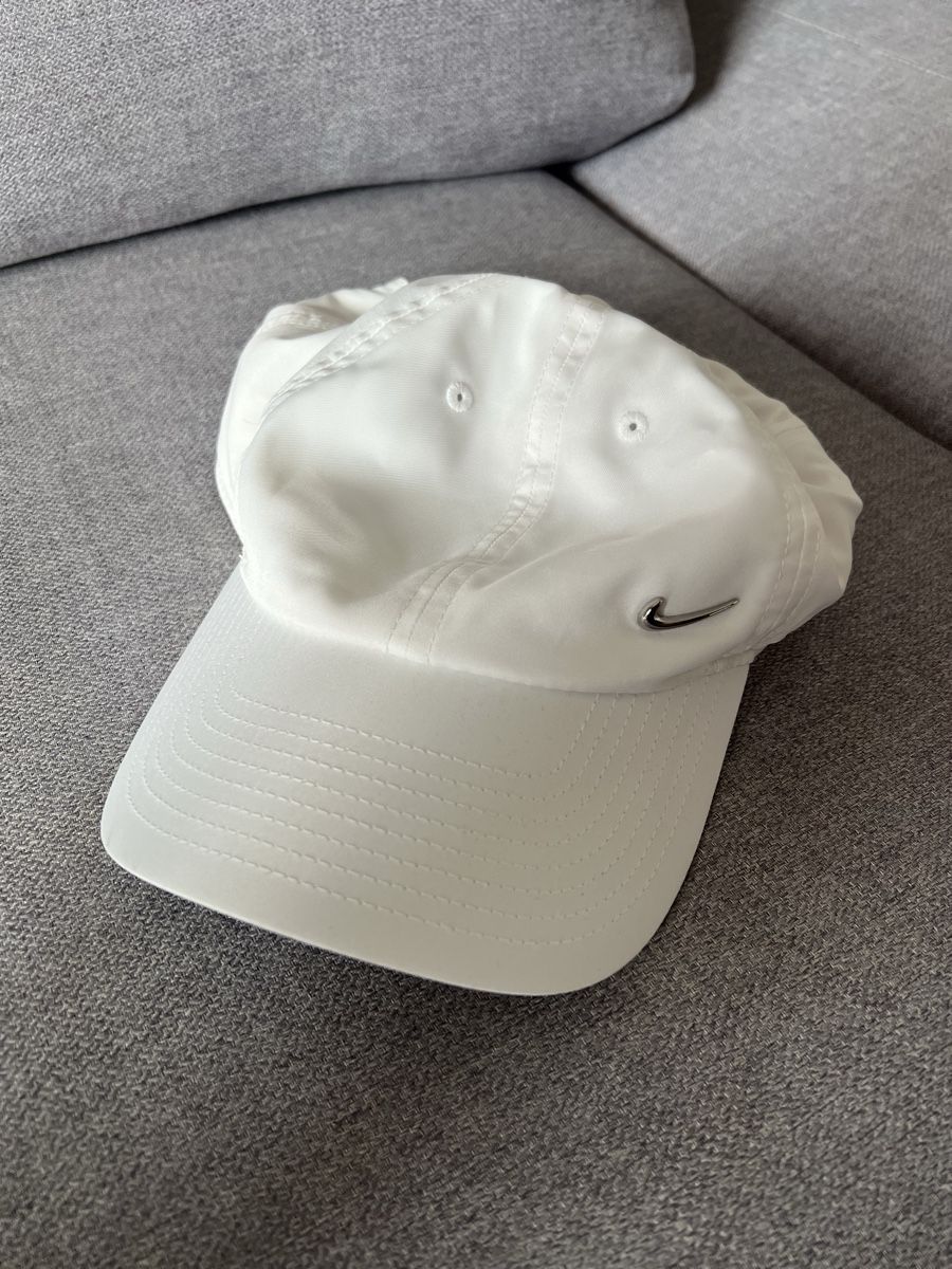Nike Copricapi, berretti & cappellini: Casquette Nike blanche – Usato da Vevey venduto da sec_vgj5