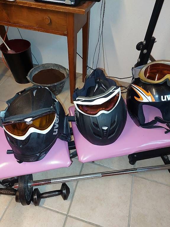 Caschi: Ski helme mit brille zu ferkaufen  – Usato da Windisch venduto da Casnina 3