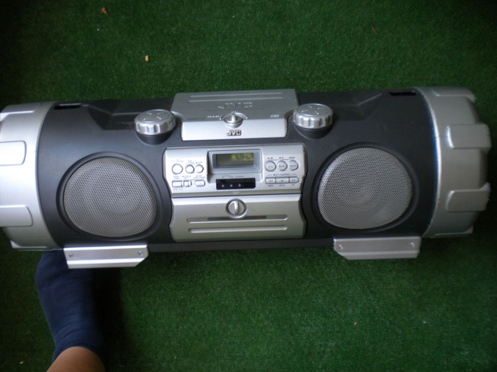 Boomblaster vom JVC Model RV-NB 10 B (Gebraucht) in Spreitenbach für ...
