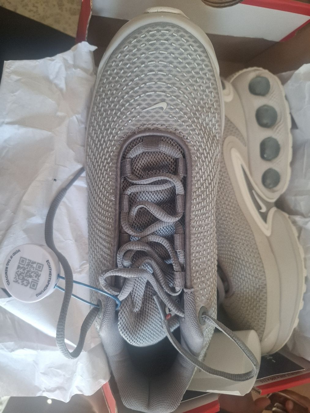Nike Scarpe da uomo: Nike Air Max DN Turnschuhe Grau EU 41 neu – Nuovo e nell'imballaggio originale da Schönenwerd venduto da ann_wt97 1