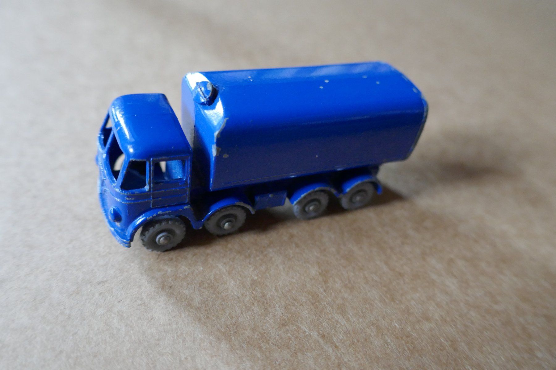 Lesney Modellini d'auto: Foden  4 Achser mit Sugar Container,  Lesney – Usato da Madiswil venduto da ML911