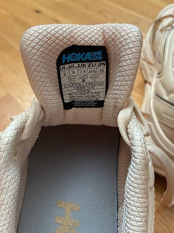Scarpe da donna: Neue Hoka Schuhe – Usato da Niederhasli venduto da tam_fs8m 1