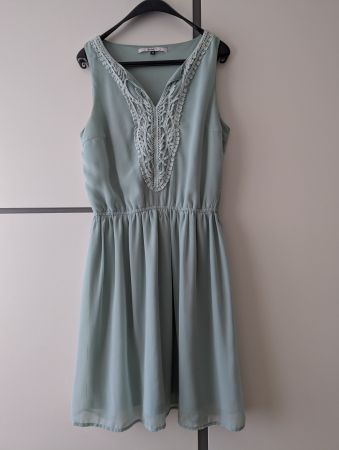 Hübsches Kleid in mintgrün Grösse 36