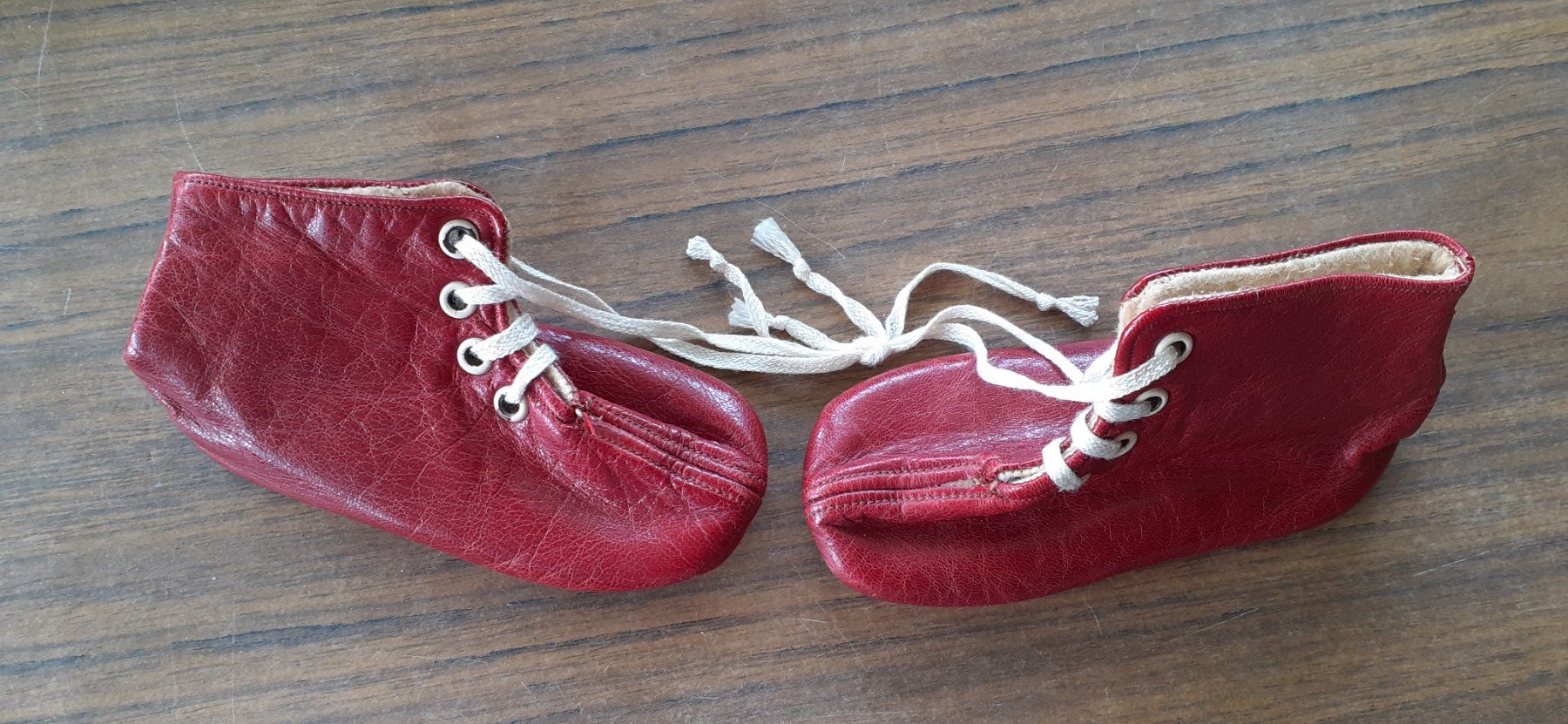 Spielzeuge: Puppenschuhe antik – Gebraucht aus Mörschwil von lindaswunderkiste 2